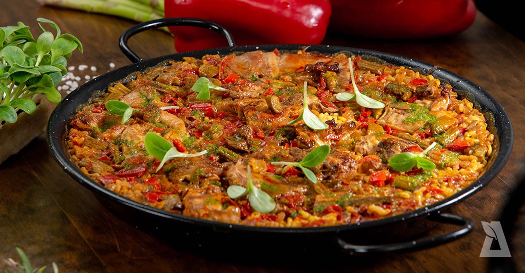Clean edges on a well-presented paella